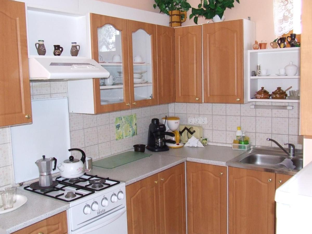 Barbara Apartmanhaz Kehidakustany Exterior photo