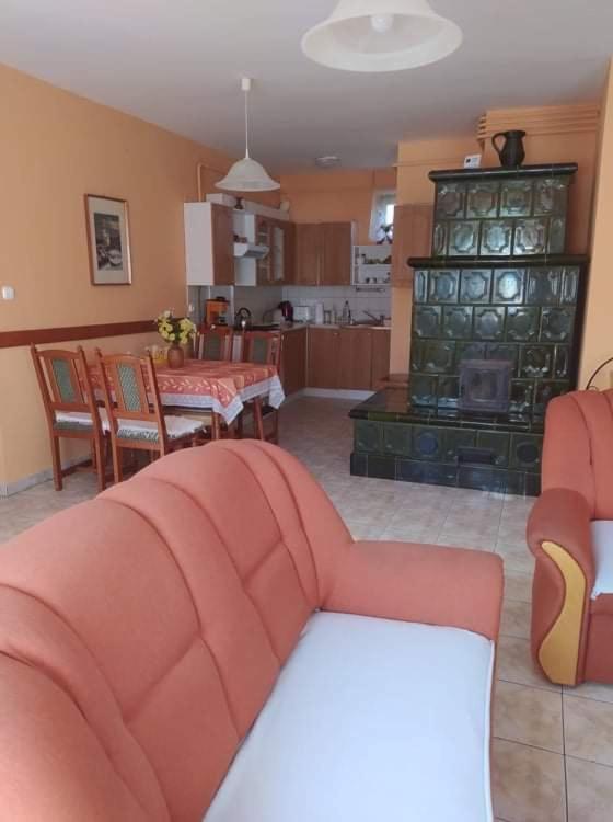 Barbara Apartmanhaz Kehidakustany Exterior photo