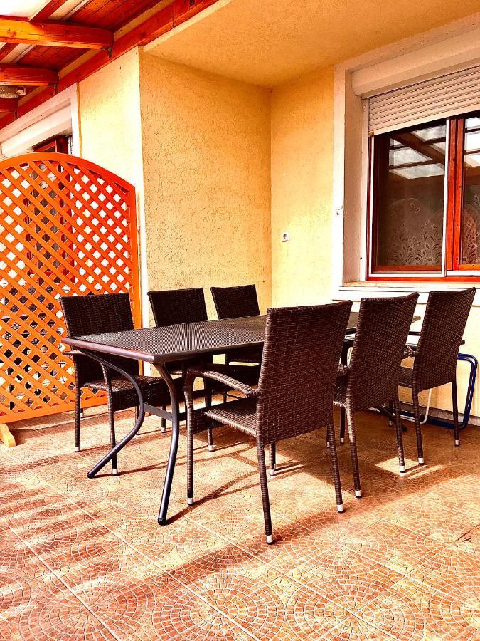 Barbara Apartmanhaz Kehidakustany Exterior photo