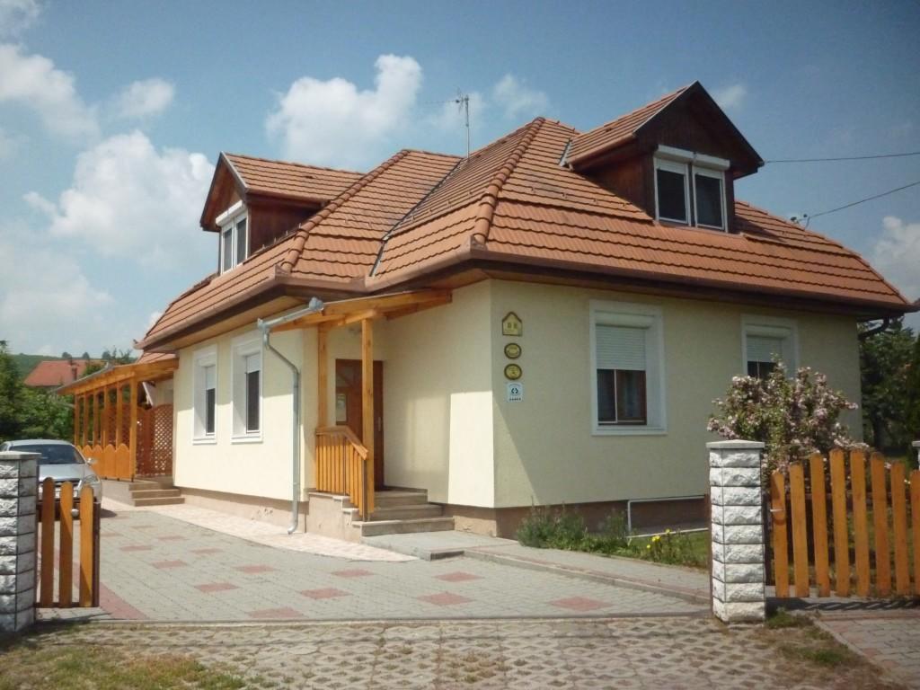Barbara Apartmanhaz Kehidakustany Exterior photo